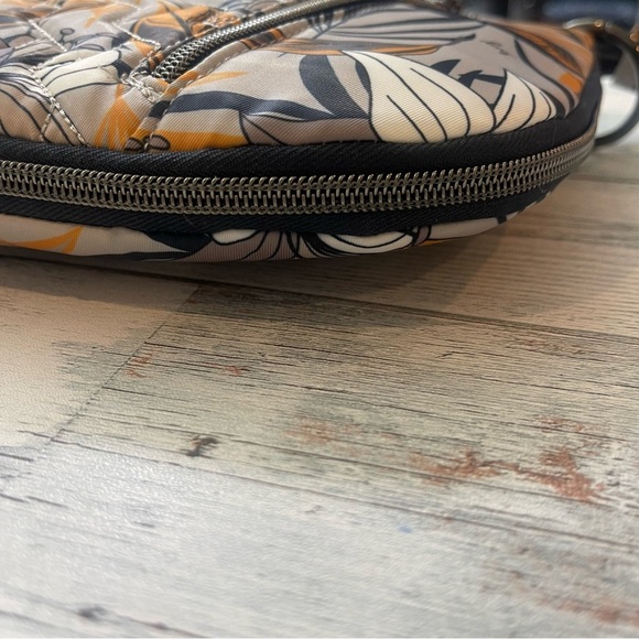 Lug Swivel Lily Grey Crossbody/Top Handle Gusset Bottom Water Resistant … - Picture 14 of 15